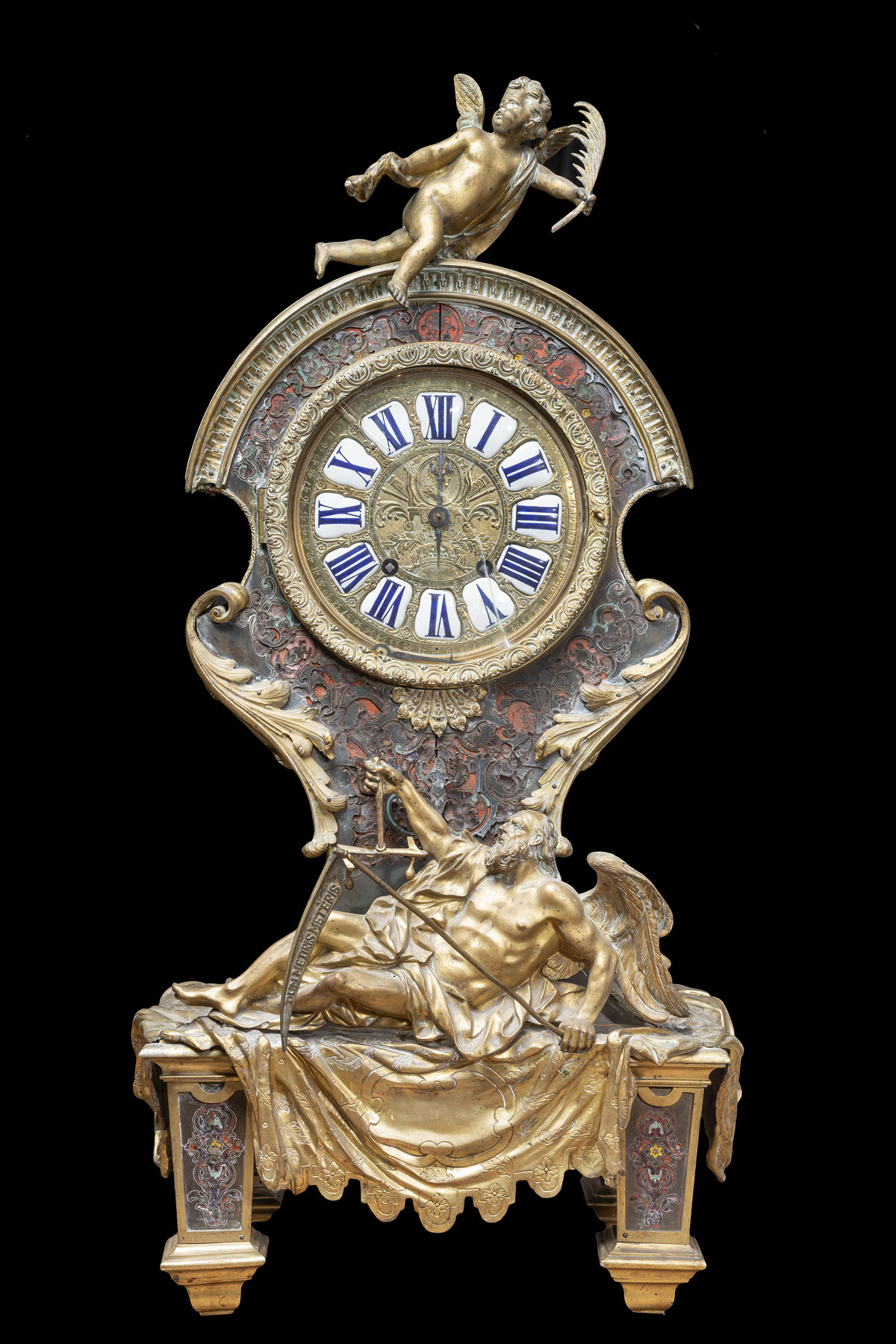 Cerchia di André-Charles Boulle, su disegno di G. A. Pordenone, Orologio da consolle con il Trionfo di Amore sul Tempo (fine XVII – inizio XVIII secolo; legno, intarsi di tartaruga, ebano, madreperla, bronzo e ottone, 100 x 50  x33 cm; Roma, Collezione Privata). Foto Domenico Ventura
 Cerchia di André-Charles Boulle, su disegno di G. A. Pordenone, Orologio da consolle con il Trionfo di Amore sul Tempo (fine XVII – inizio XVIII secolo; legno, intarsi di tartaruga, ebano, madreperla, bronzo e ottone, 100 x 50  x33 cm; Roma, Collezione Privata). Foto Domenico Ventura