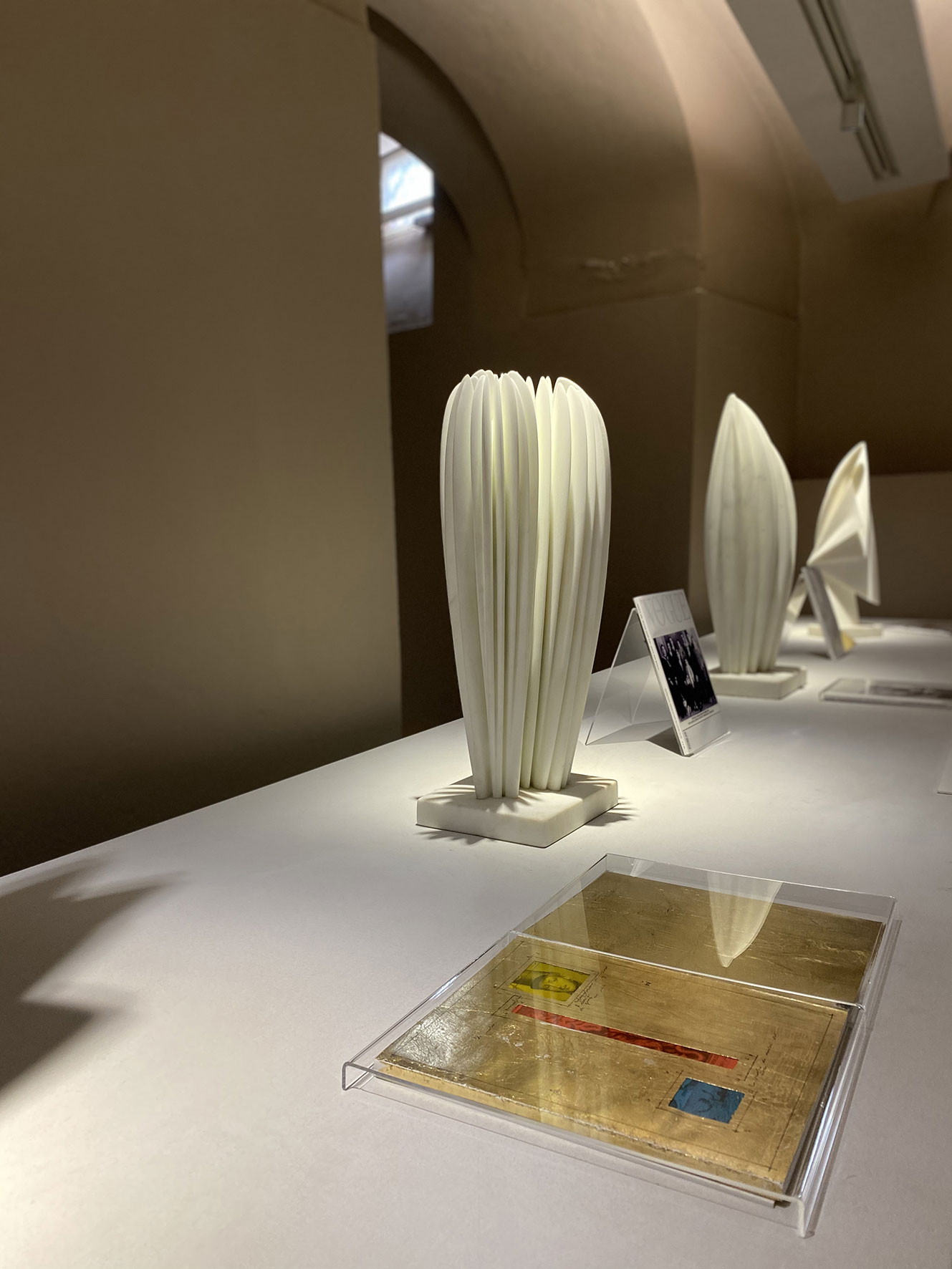 Veduta della mostra Carta Bianca. Una nuova storia
