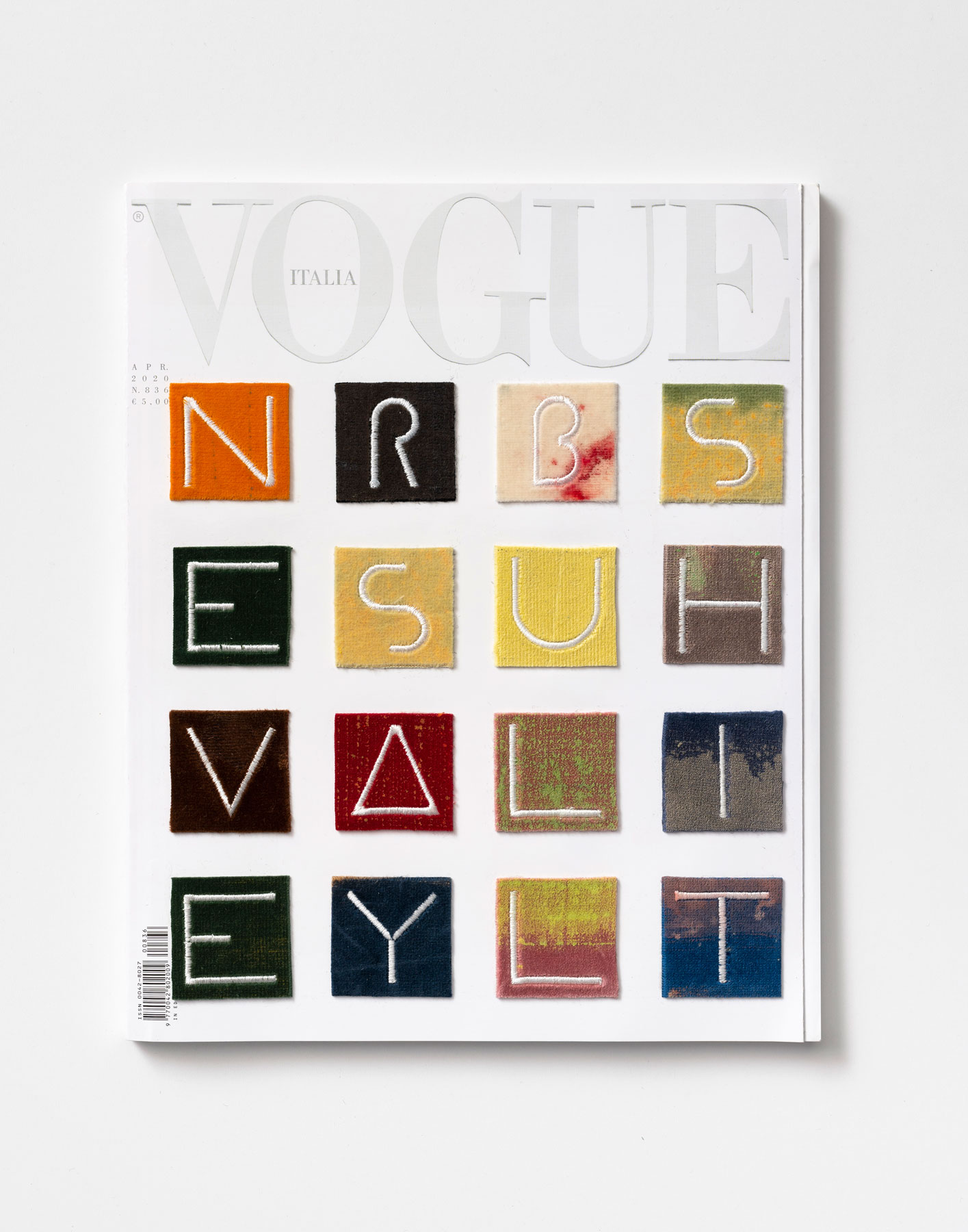 Riccardo Beretta, Never Say Bullshit (2020; ricamo su velluto dipinto su copertina, sponsorizzato da Anna Monti). Courtesy l’artista. Foto di Giorgio Benni
