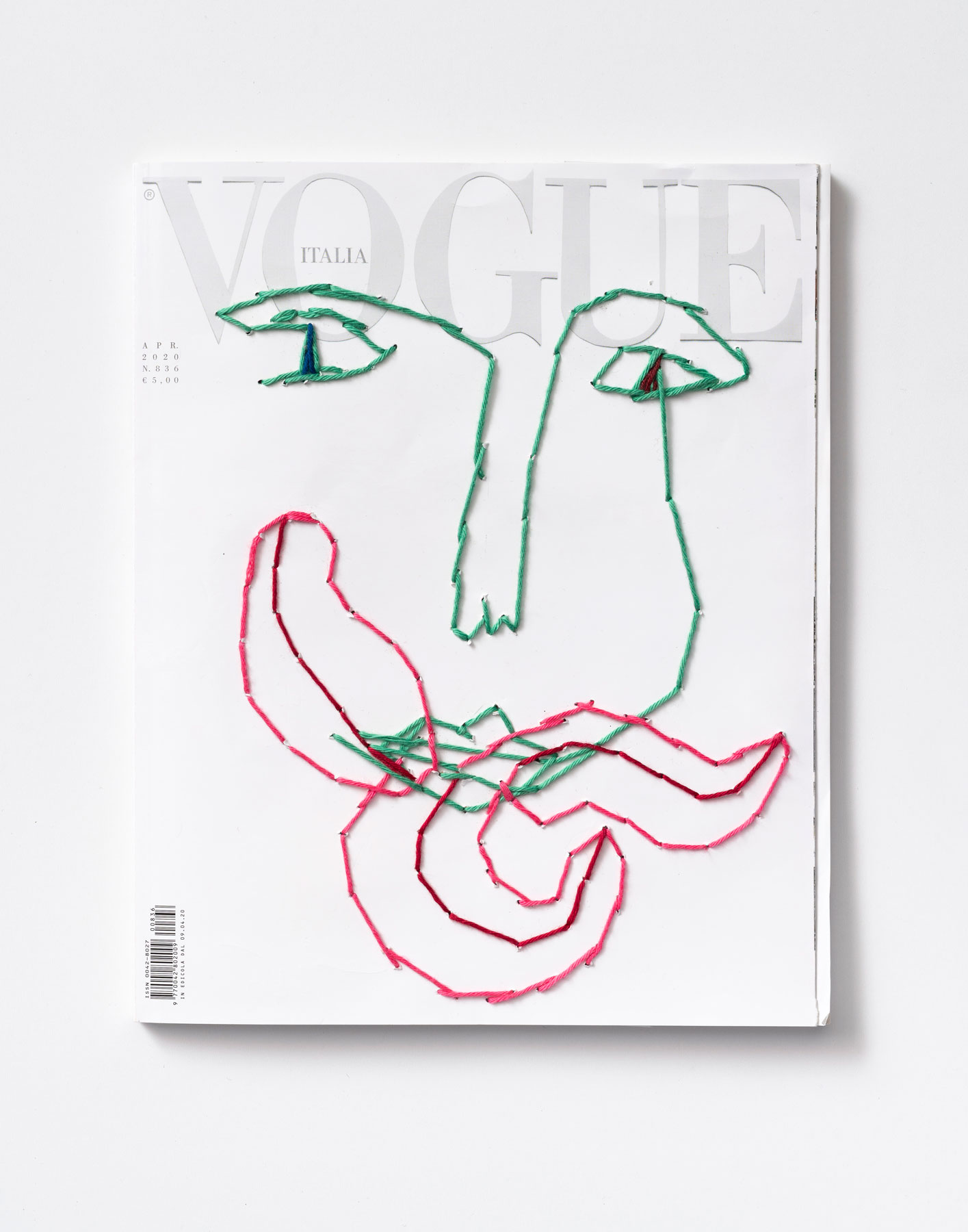 Sissi, Ritratto in fiore (2020; ricamo su copertina, filo di cotone). Courtesy l’artista e Galleria Tiziana Di Caro, Napoli. Foto di Giorgio Benni
