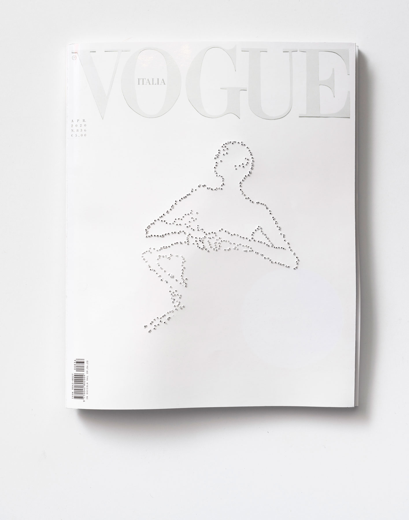 Stefano Arienti, Senza titolo (2020; traforatura su copertina). Courtesy l’artista e Studio SALES di Norberto Ruggeri, Roma. Foto di Giorgio Benni
