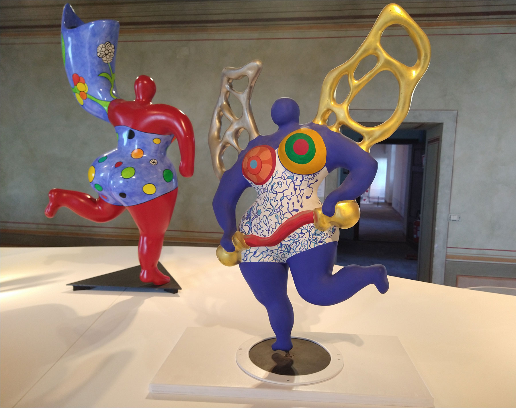 Due sculture di Niki de Saint Phalle
