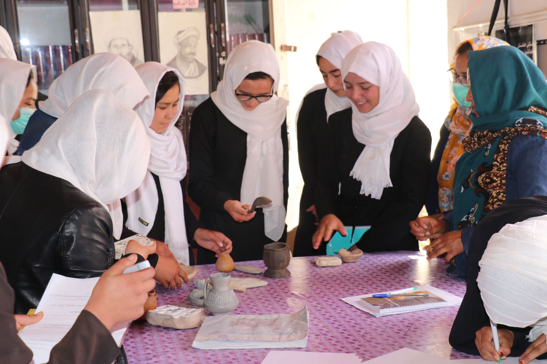 Uno dei laboratori del programma educativo del Museo. Foto: Museo Nazionale dell’Afghanistan
