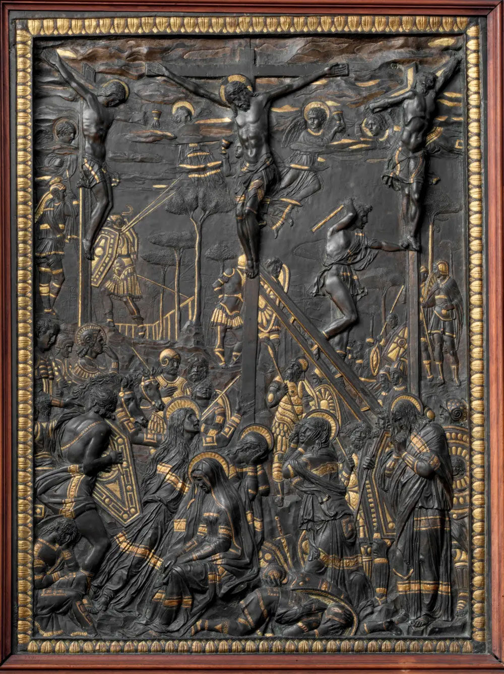 Donatello, Crocifissione (1450-1455 circa; bronzo, agemina in argento e in rame dorato, 93 x 70 x 35 cm; Firenze, Museo Nazionale del Bargello)

