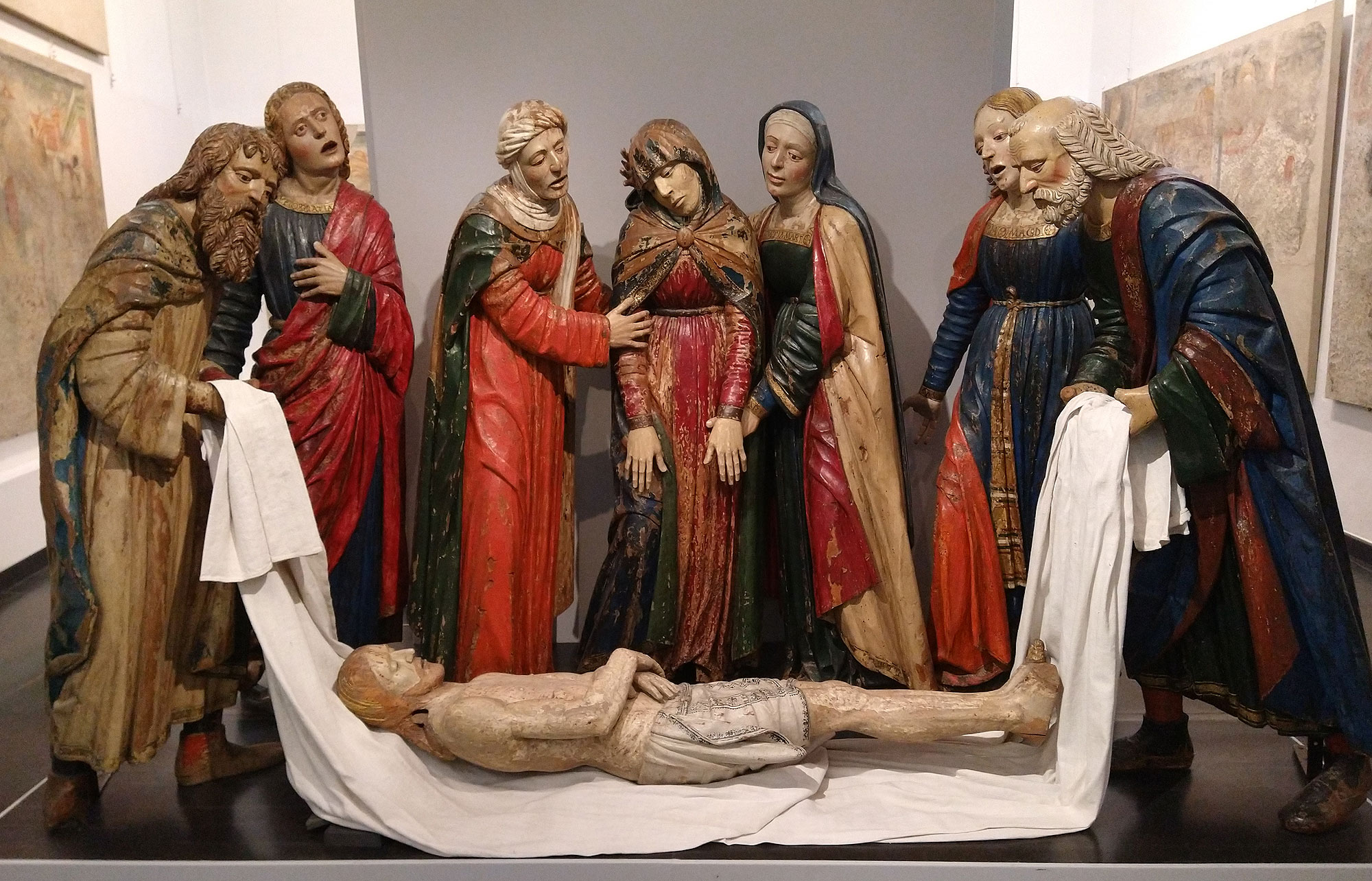 Giovanni Pietro De Donati, Giovanni Ambrogio De Donati e Francesco Spanzotti (?), Compianto sul Cristo morto (1486-1491; legno intagliato, dorato e dipinto; Varallo, Pinacoteca Civica)
