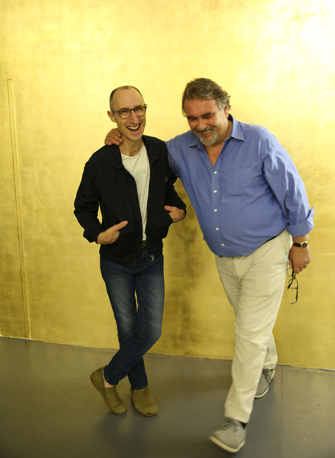 Giampaolo Abbondio con l'artista argentino Pablo Candiloro. Foto di Giuliano Plorutti
