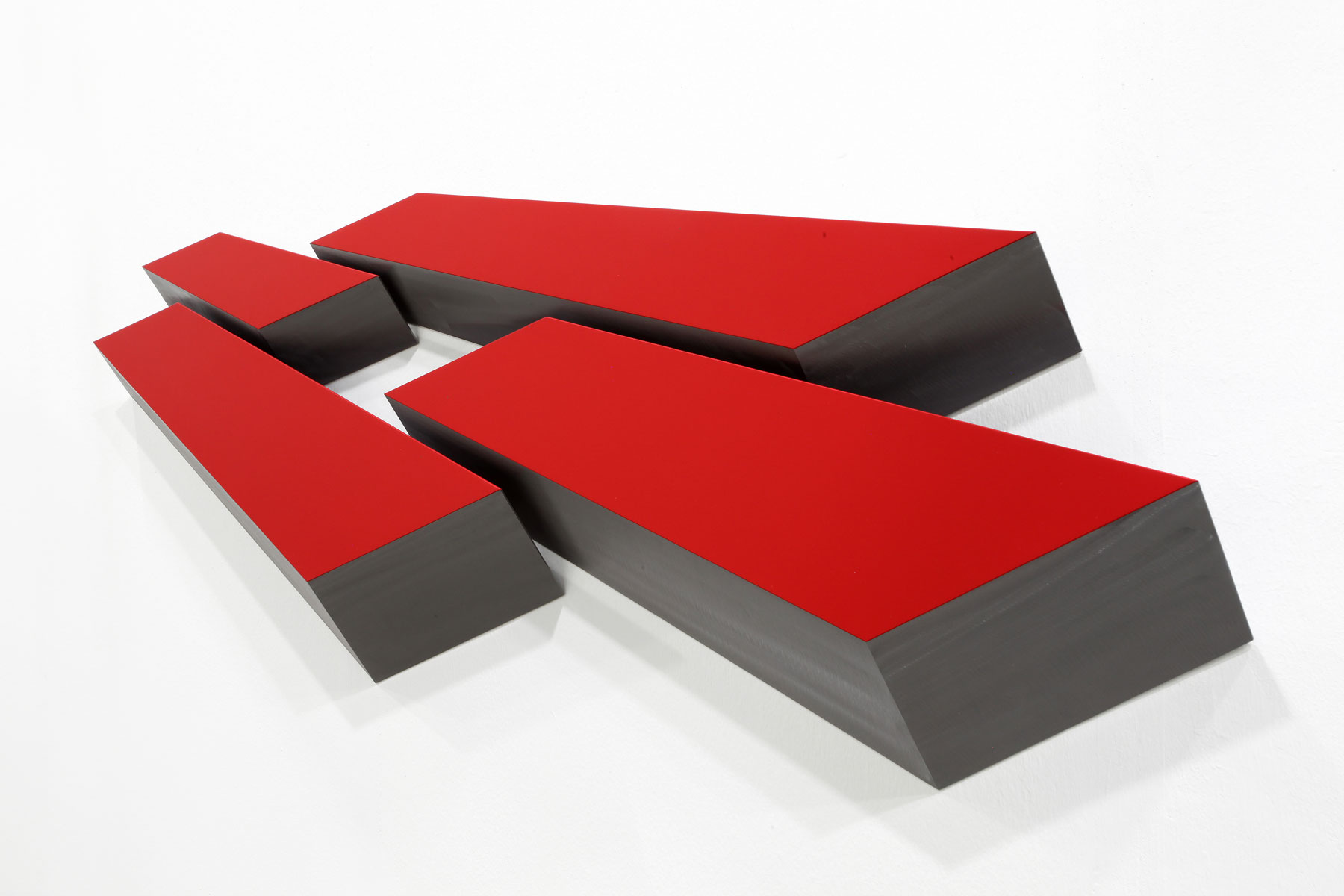 Wolfram Ullrich, GAMI (2020; quattro parti, 57 x 171,5 x 9 cm)
