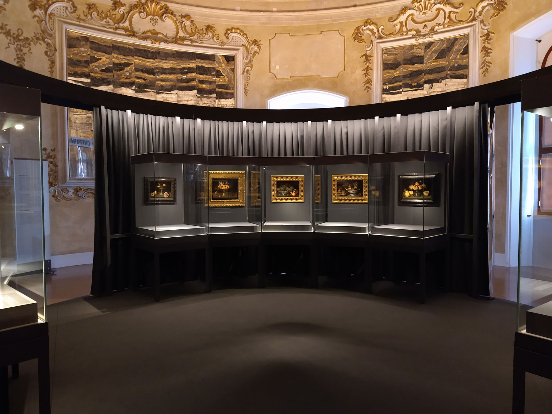 Sala della mostra Fede Galizia. Mirabile pittoressa
