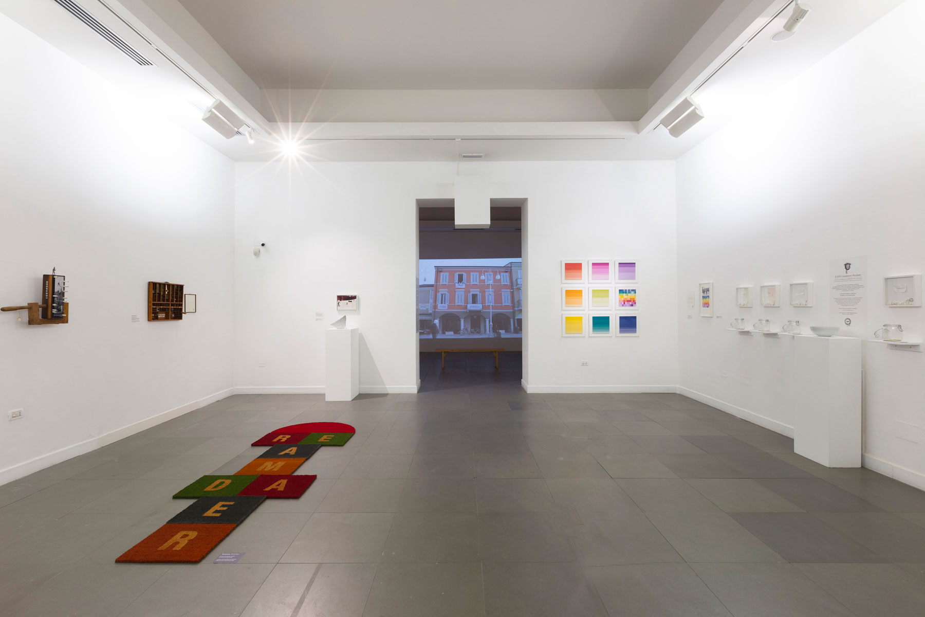 Sala della mostra Resurrezioni, Insurrezioni, Azioni 2009-2021. Foto di Enrico Amici
