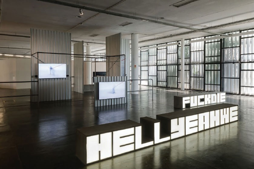 Hito Steyerl, Hell Yeah We Fuck Die (2016; video installazione ambientale, file video HD tre canali, durata 4'35''; Rivoli, Castello di Rivoli Museo d'Arte Contemporanea)
