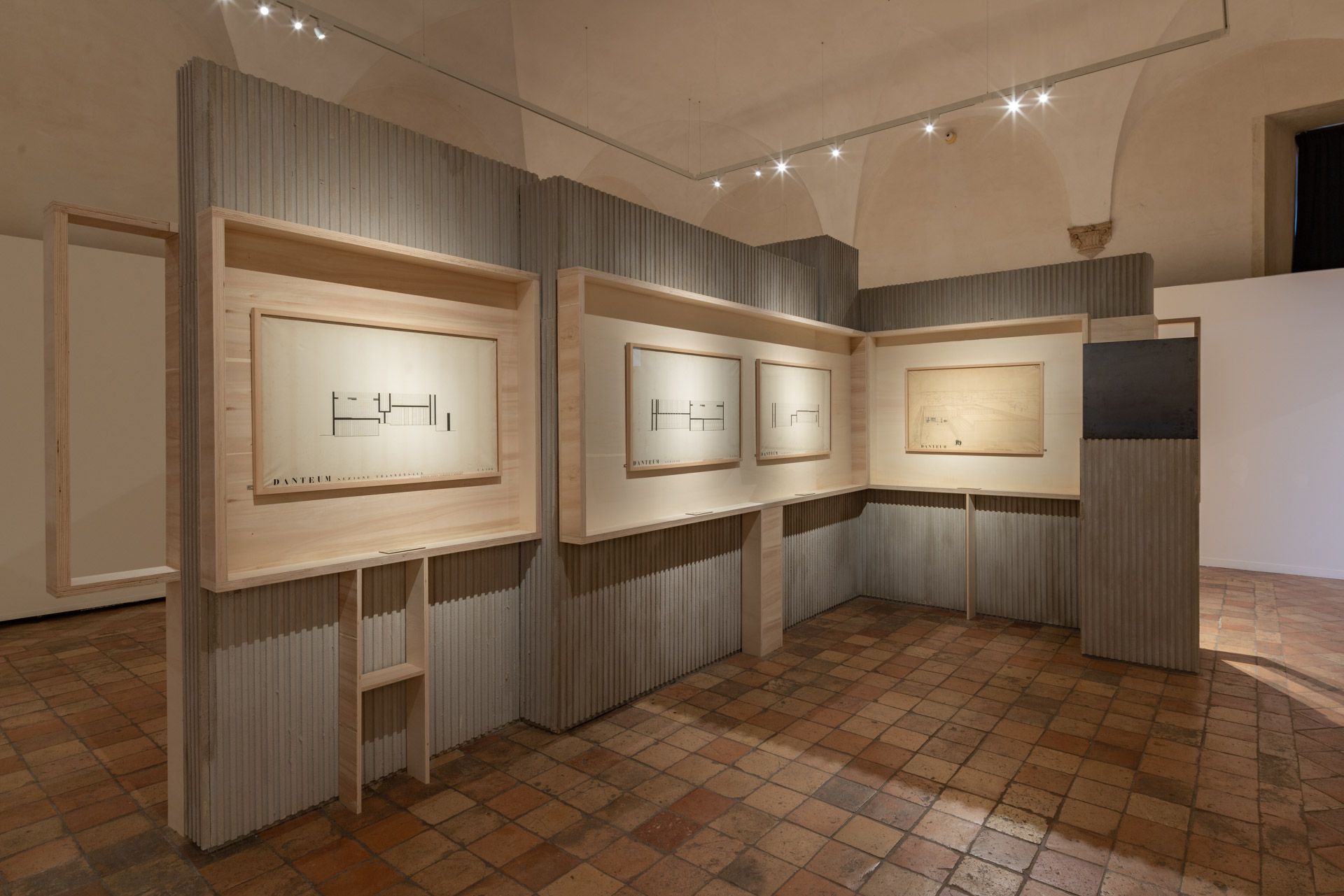 Le tavole del Danteum alla mostra Città di Dio. Città degli Uomini. Architetture dantesche e utopie urbane
 Le tavole del Danteum alla mostra Città di Dio. Città degli Uomini. Architetture dantesche e utopie urbane