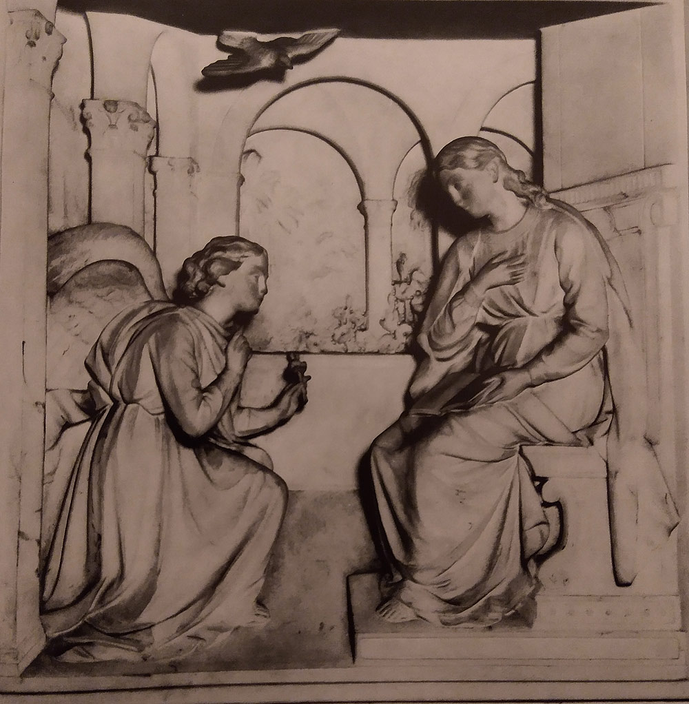 Carmela Adani, Annunciazione (1932; marmo statuario, 53 x 53 cm; Reggio Emilia, Cattedrale)
