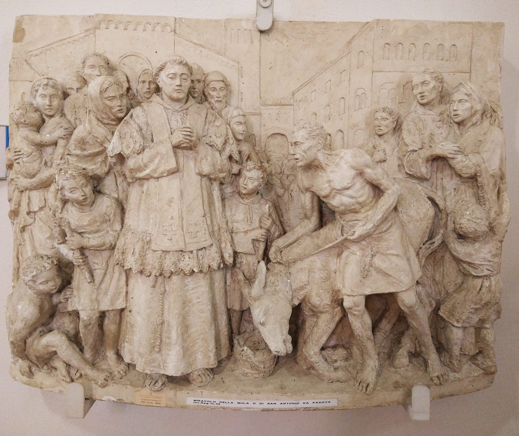 Carmela Adani, Modello in gesso per il Miracolo della mula (Correggio, Liceo Classico Rinaldo Corso)
