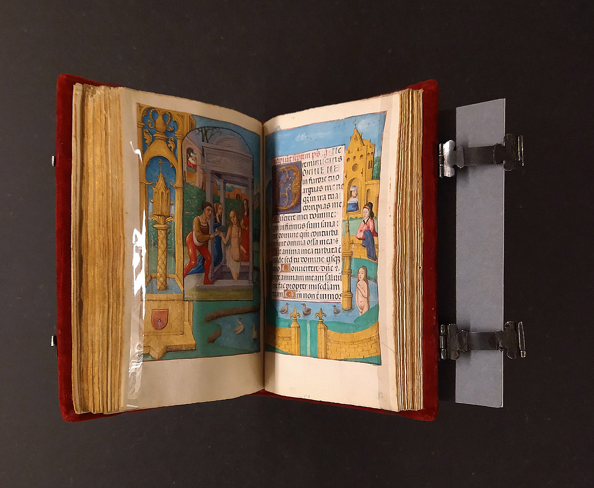 Alexandre Bening, Betsabea al bagno e Betsabea con Davide alla finestra del castello, da Horae Sanctae Crucis, de Spiritu, Officium Beatae Virginis, Septem Psalmi poenitentiales, Officium mortuorum aliaeque praeces (XV secolo; manoscritto miniato, 133 x 90 x 9 mm; Modena, Biblioteca Estense Universitaria)
