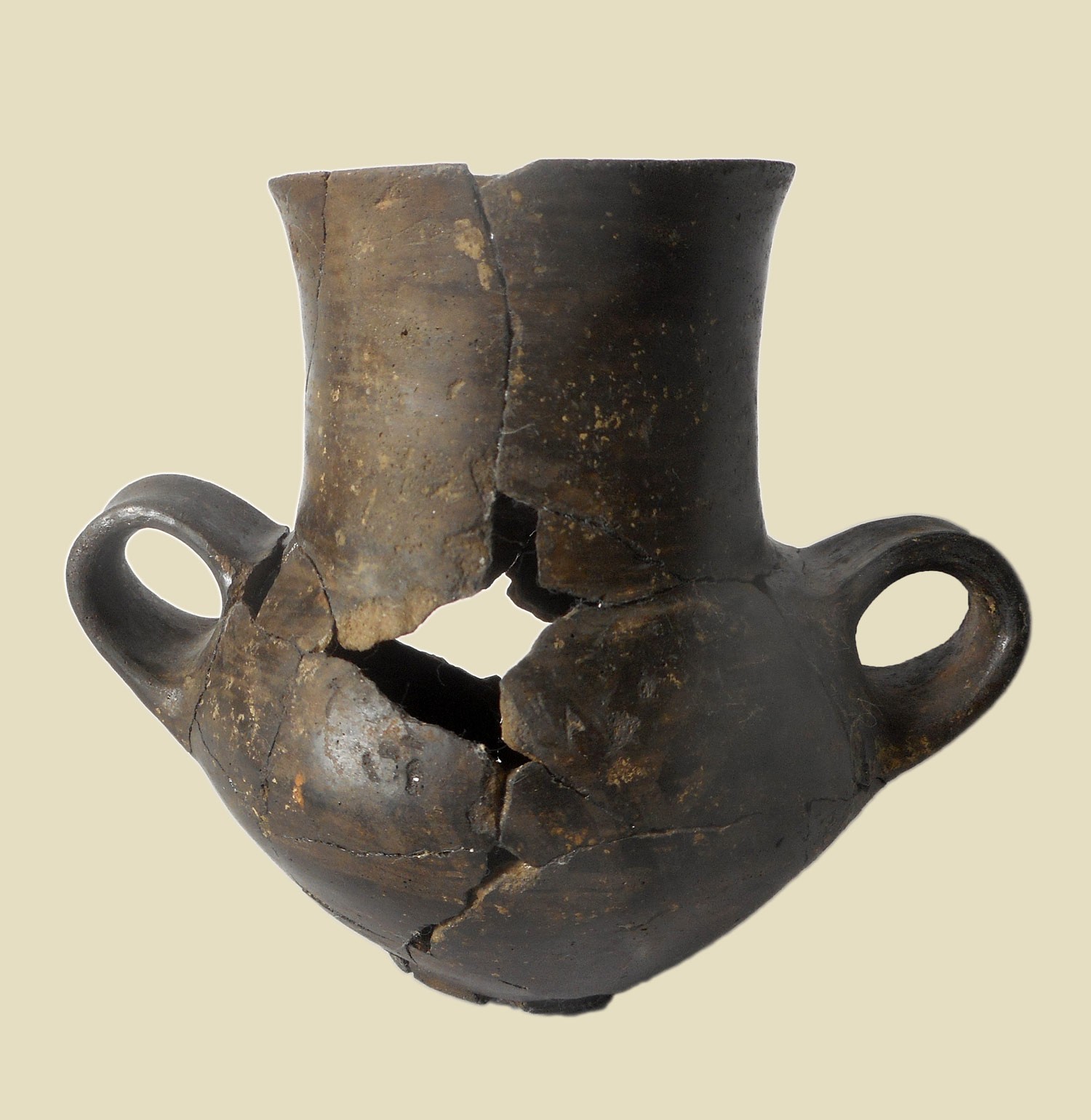 Anforetta tipo Moie di Pollenza in ceramica di impasto 
