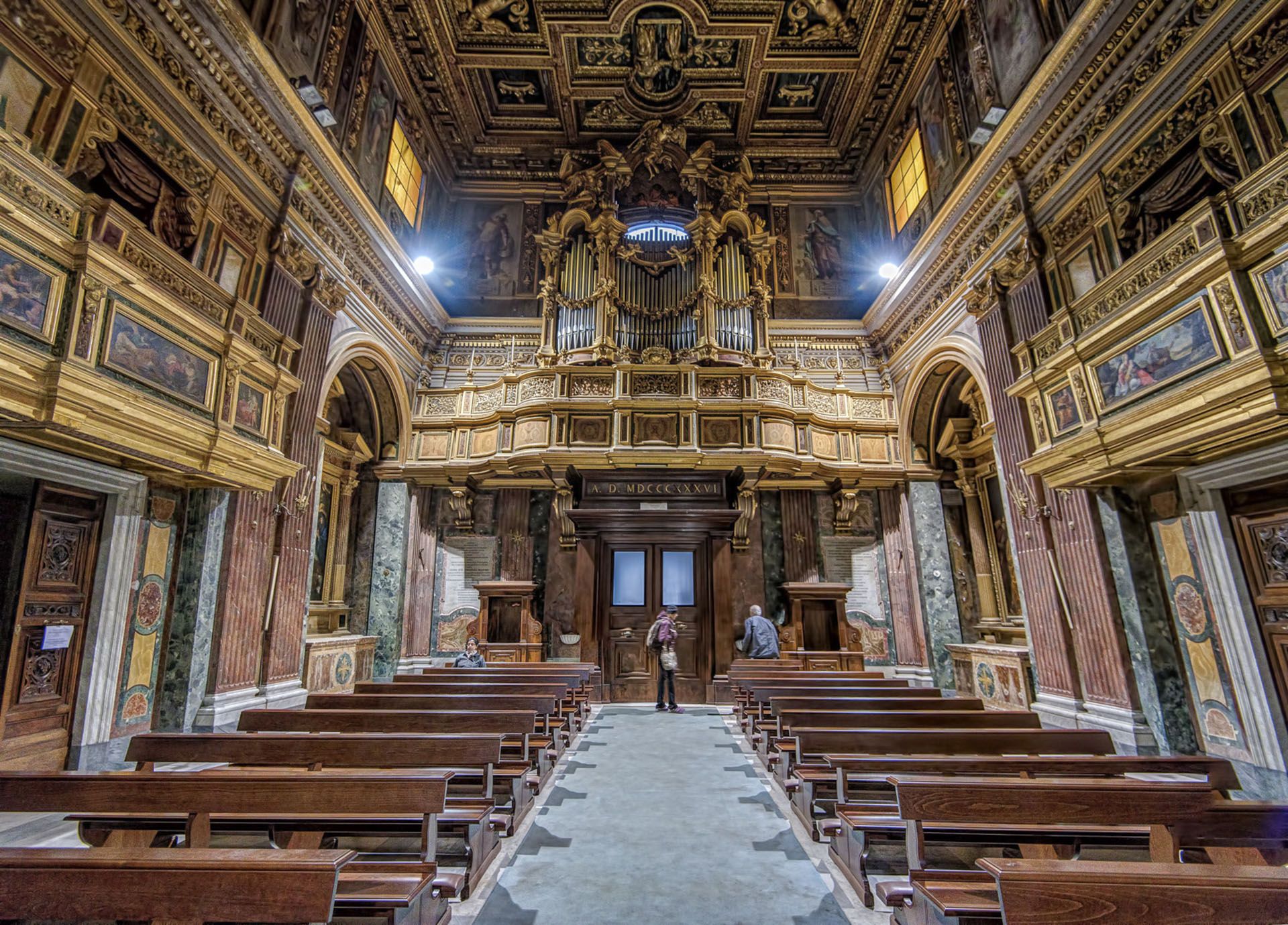 L'interno. Foto chiesa di San Giuseppe dei Falegnami
