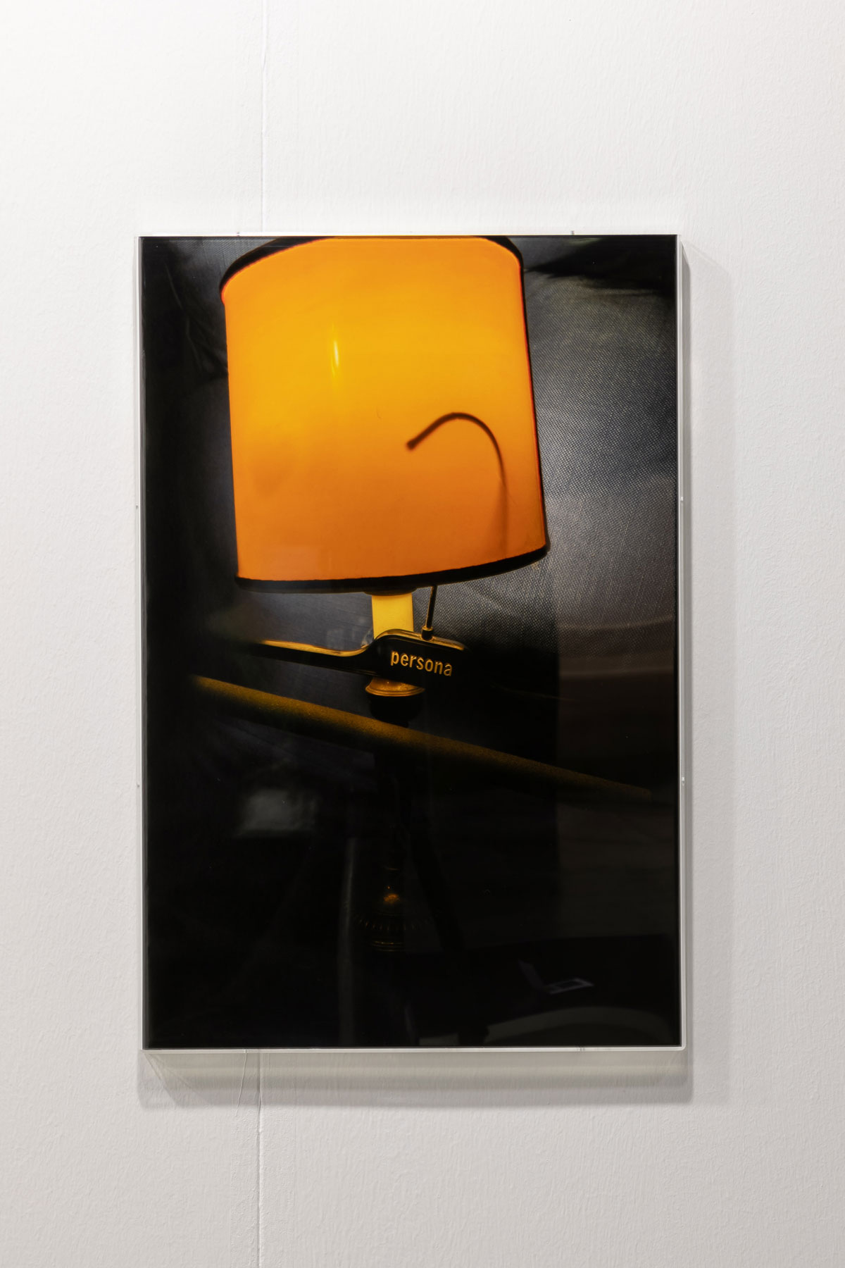 Davide Stucchi & Mattia Ruffolo, Clothes Anger (2021; fotografia, 40,5 x 60,5 x 1,8 cm). Su concessione di Martina Simeti
