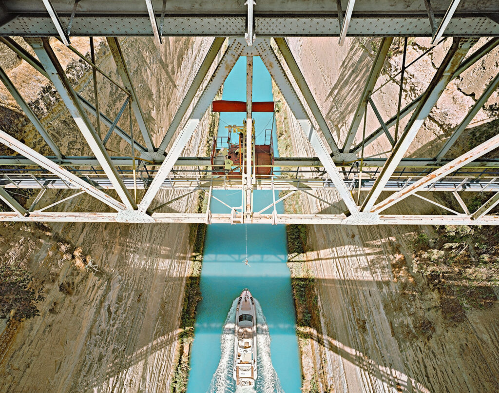 Alfred Seiland, Il Canale di Corinto, Isthmia, Colonia Laus Iulia Corinthiensis, Grecia, 2014
 Alfred Seiland, Il Canale di Corinto, Isthmia, Colonia Laus Iulia Corinthiensis, Grecia, 2014