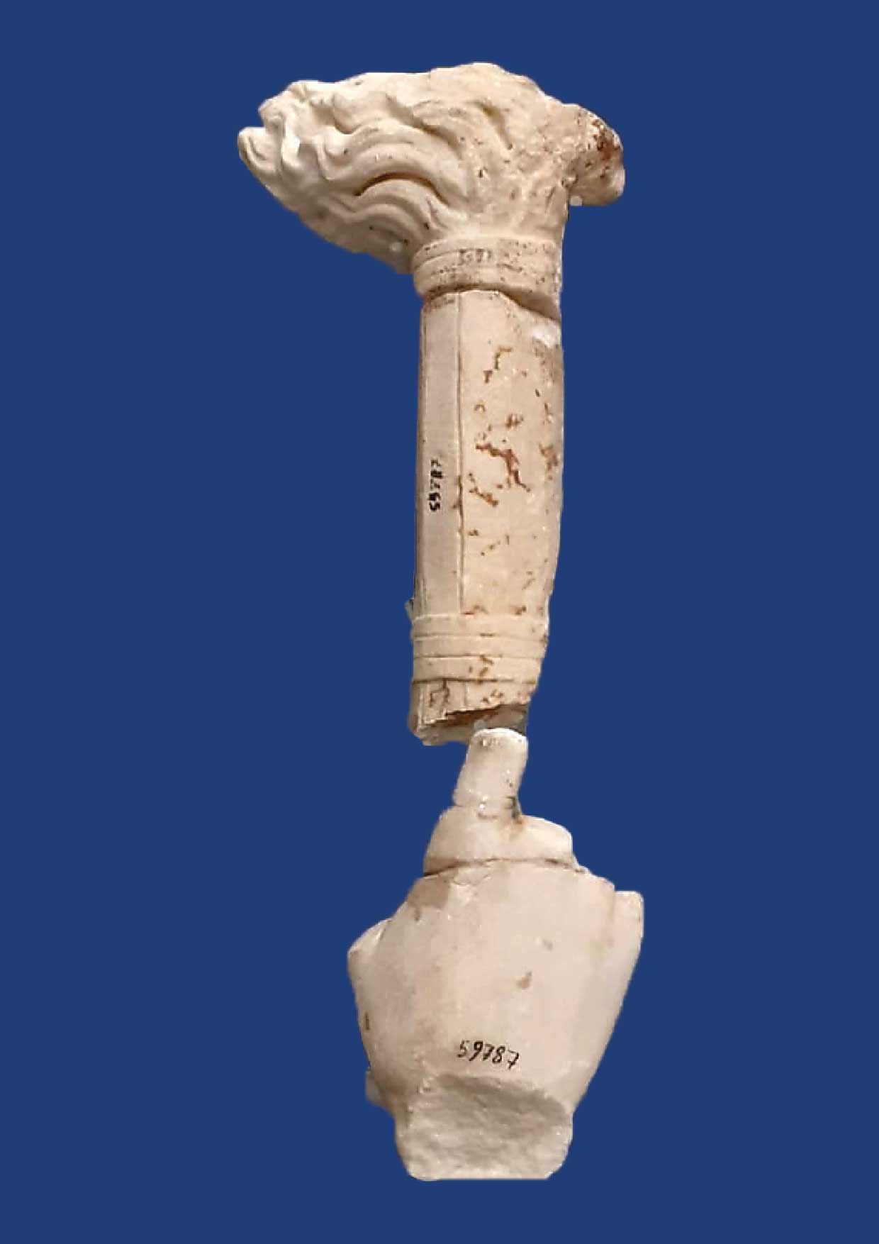 Frammento della mano e della fiaccola
 Frammento della mano e della fiaccola