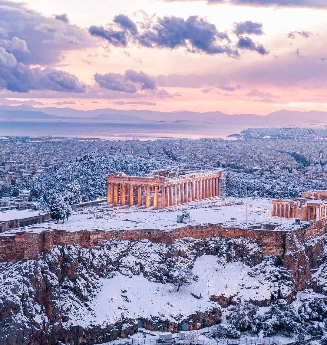 Atene innevata. Ph. Credit @pastelidis_greece via Instagram
