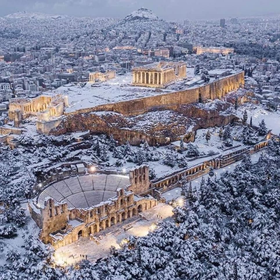 Atene innevata. Ph. Credit @marelli.k via Instagram
