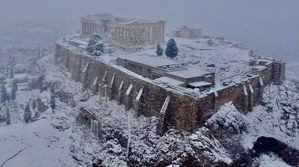 Atene innevata. Ph. Credit Billy Keasy
