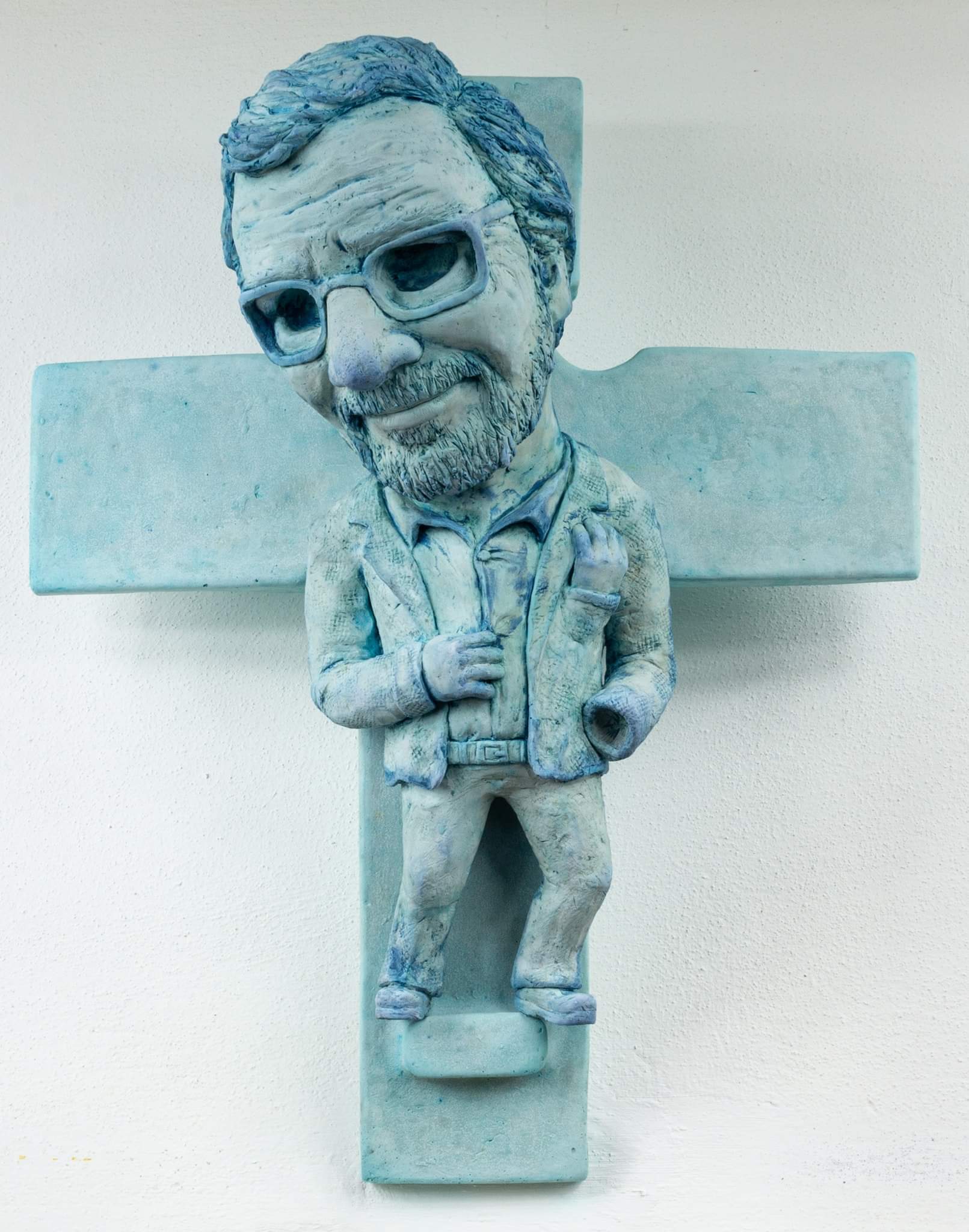 Il Cruxial di Luciano Massari, direttore dell'Accademia di Belle Arti di Carrara
 Il Cruxial di Luciano Massari, direttore dell'Accademia di Belle Arti di Carrara