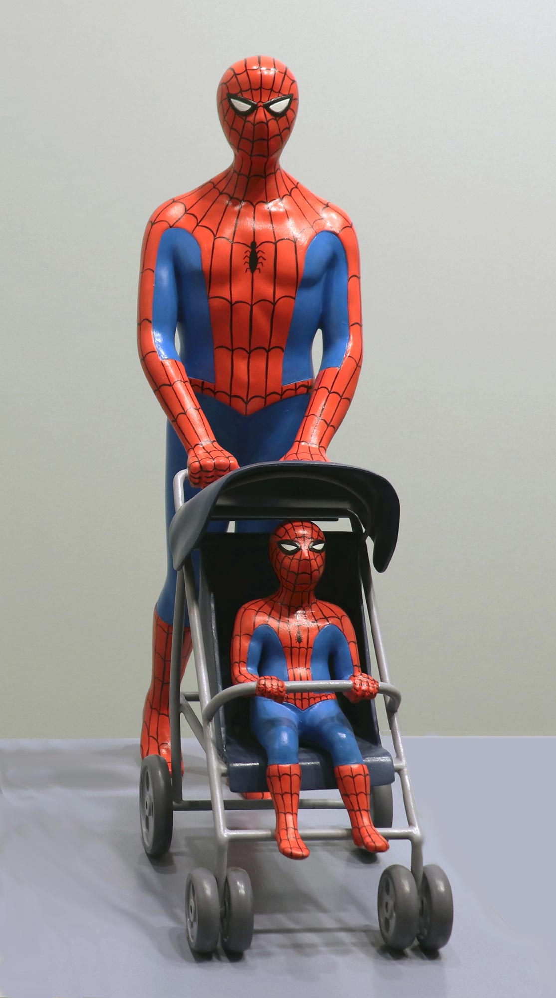 Giuseppe Veneziano, Spider Man Dad (2020; bronzo dipinto)
