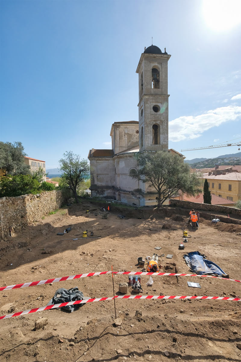 La necropoli di L'Île-Rousse
 La necropoli di L'Île-Rousse