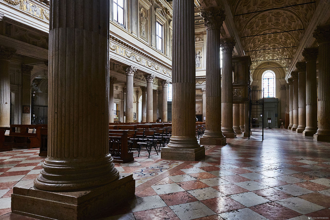 The interior of the Cathedral of Mantua. Ph. Credit Luca Pietrobono