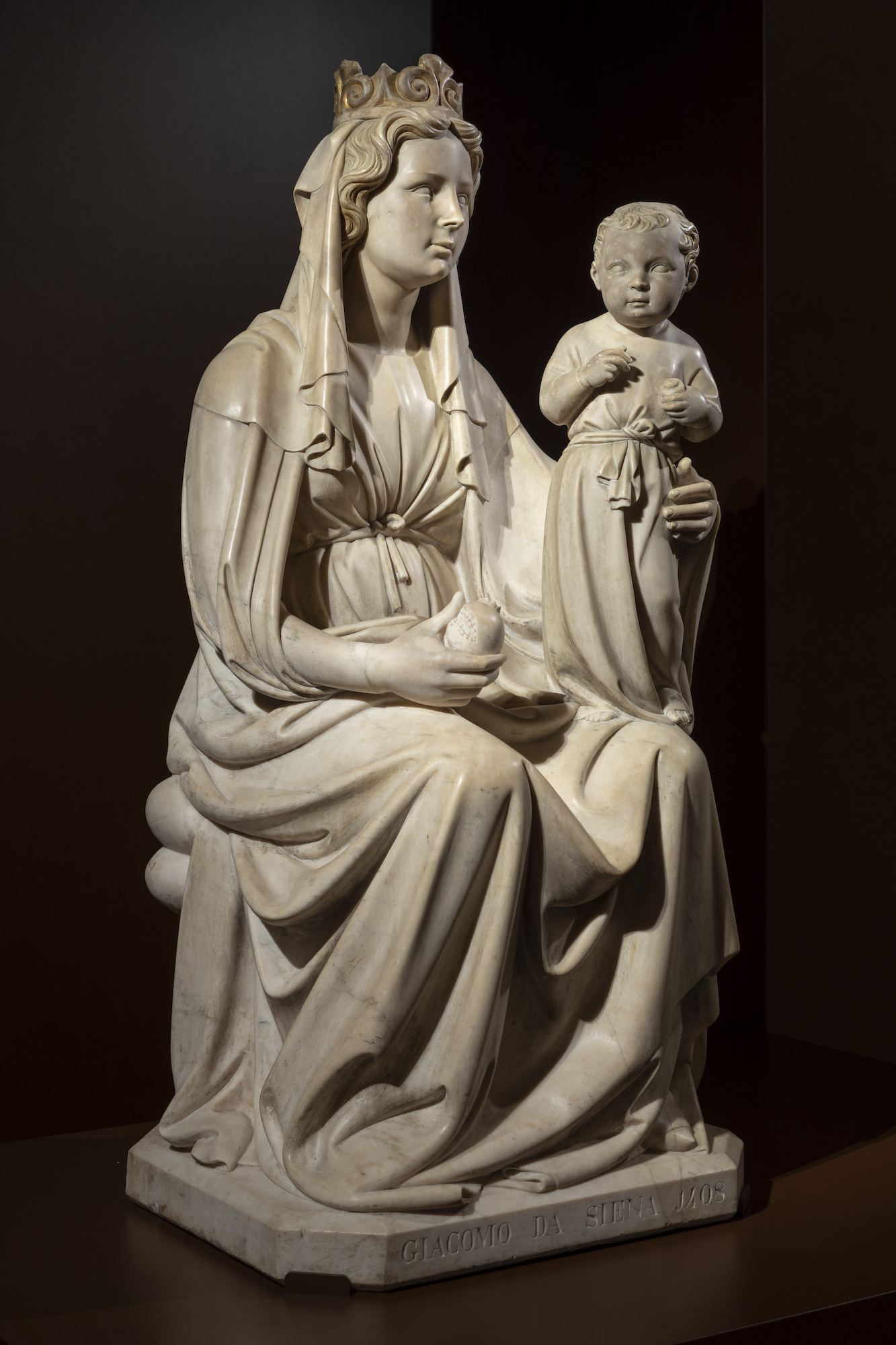 Jacopo della Quercia, Madonna della melagrana (1403-06), Ferrara, Museo della Cattedrale (su concessione del Museo della Cattedrale: ph. Le Immagini sas)