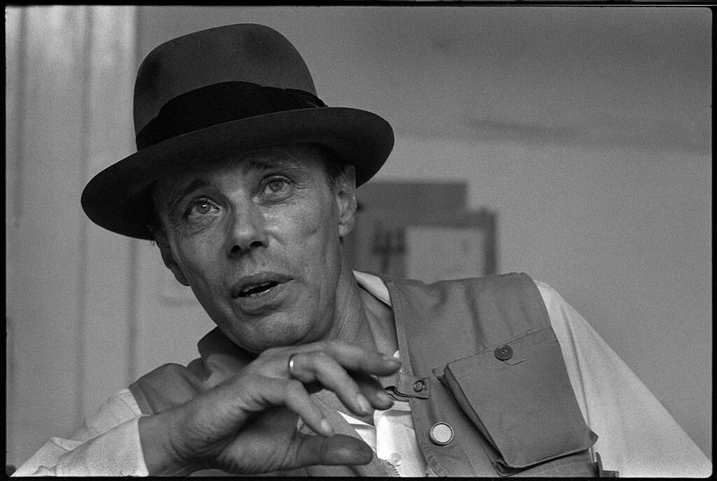 Renato Corsini, Joseph Beuys, 1980
 Renato Corsini, Joseph Beuys, 1980