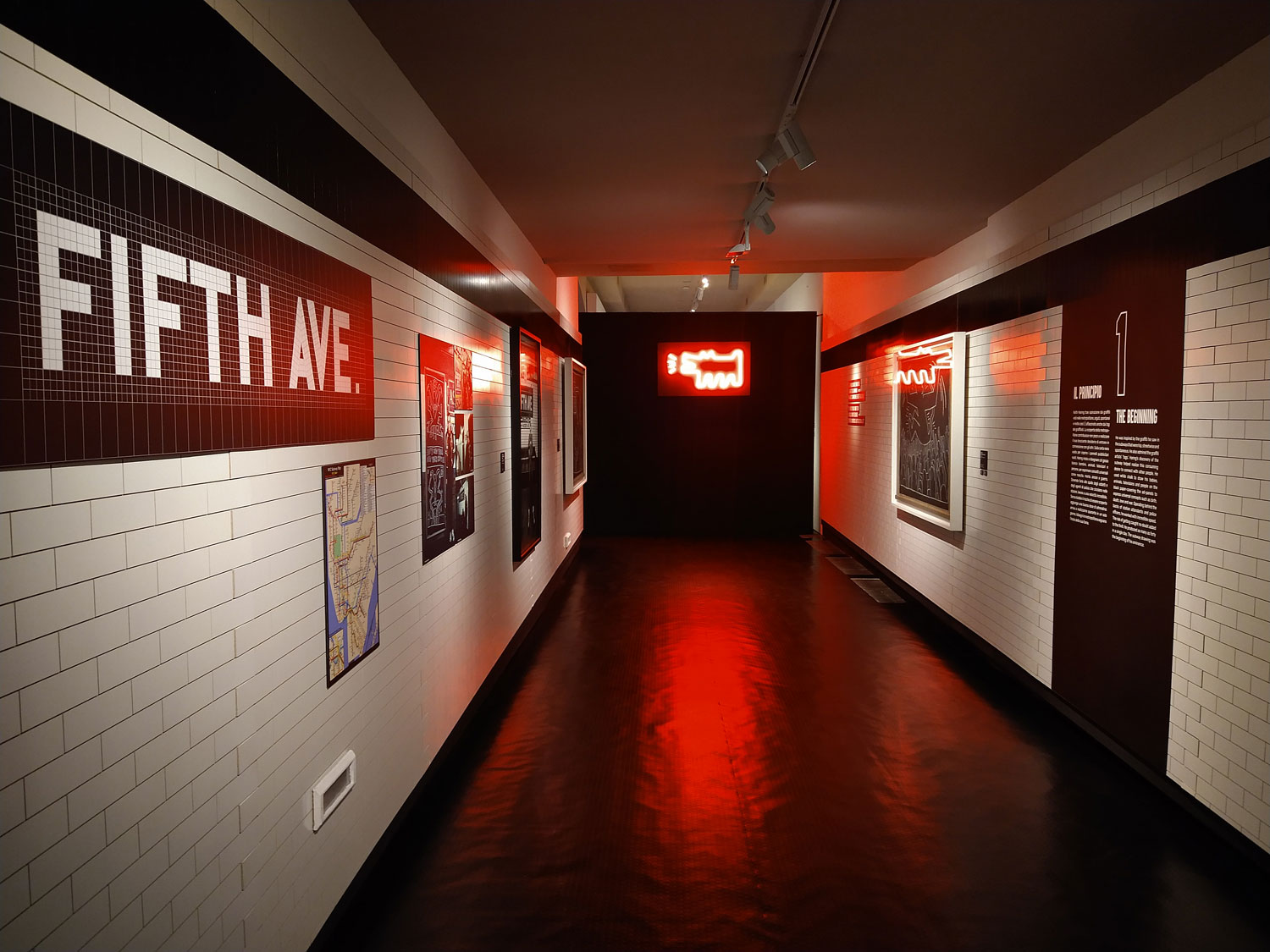 Sala della mostra Keith Haring a Pisa
