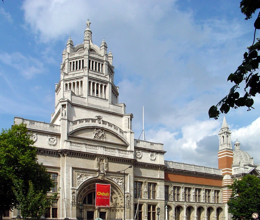 La facciata di Aston Webb
