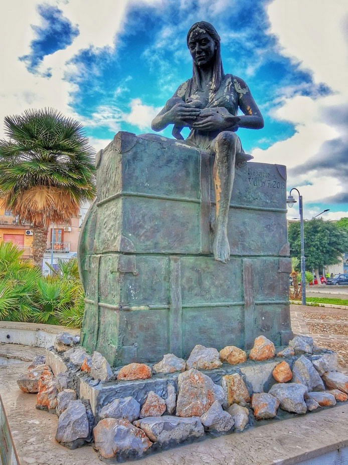 Monumento all'emigrante (Isola delle Femmine). Foto di Salvatore Ciambra
