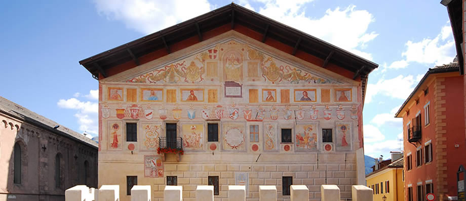 Il Palazzo della Magnifica ComunitÃ  di Fiemme a Cavalese
