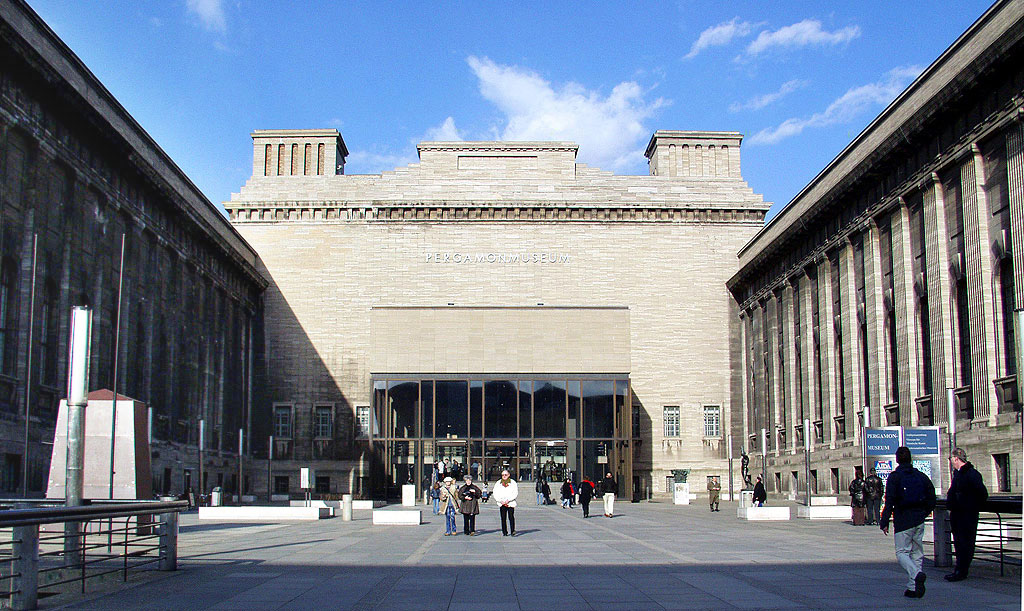 Il Pergamonmuseum, esterno. Foto Raimond Spekking
