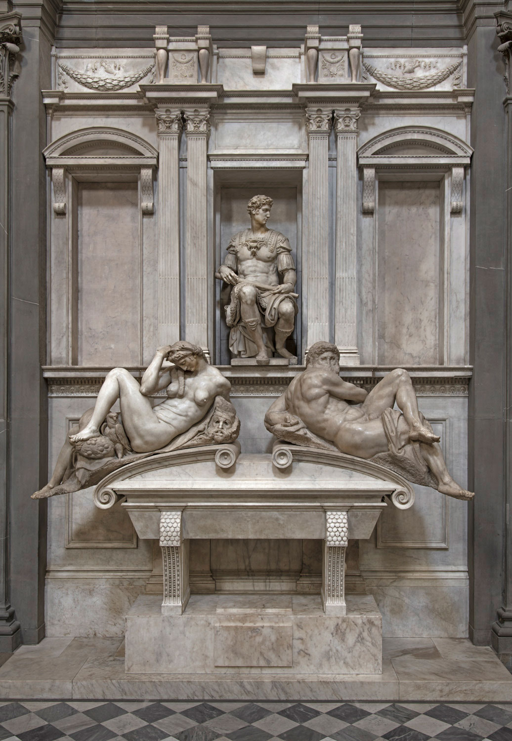 Sagrestia Nuova, Michelangelo, Tomba di Giuliano duca di Nemours, dopo il restauro.Foto: Antonio Quattrone
