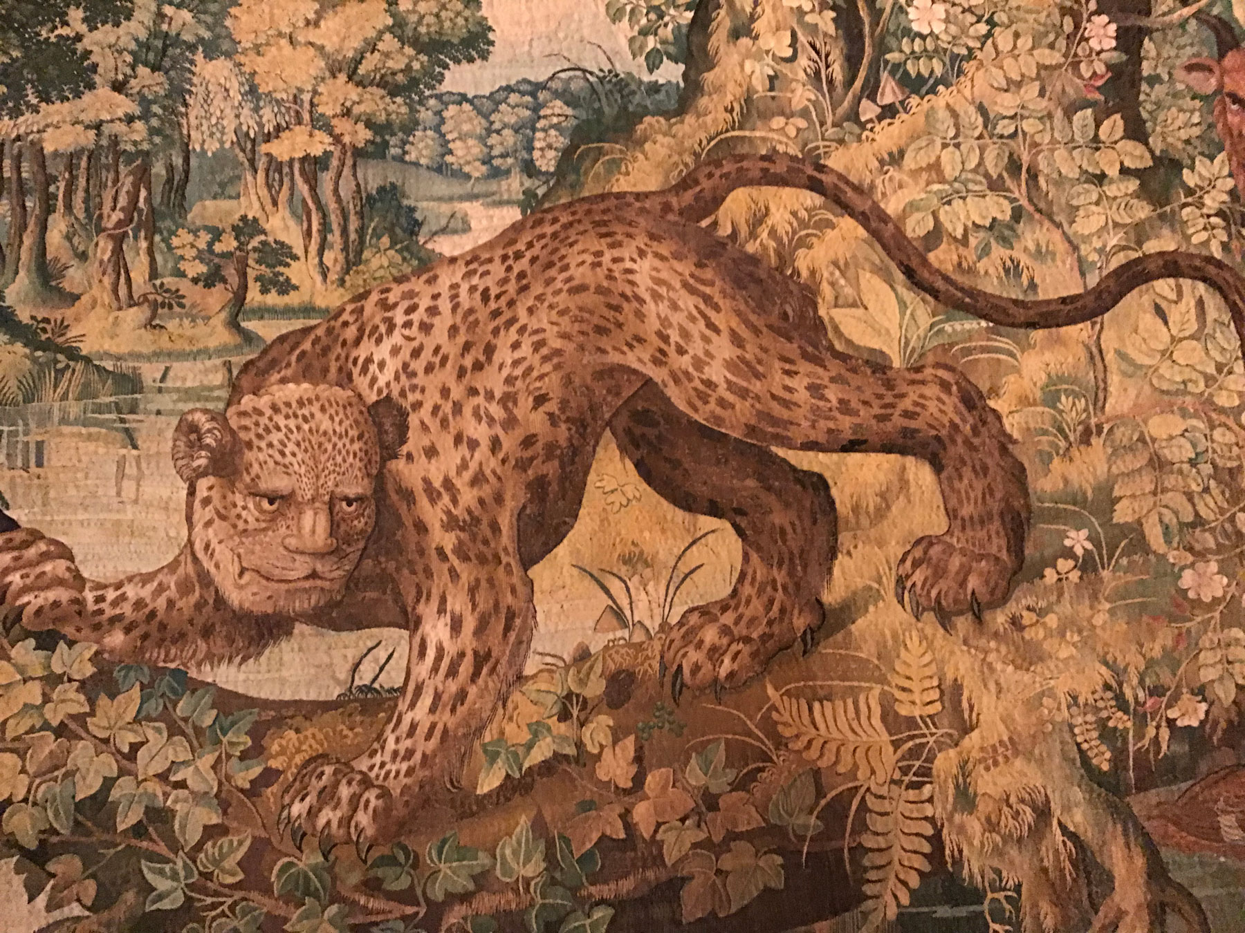 Dettaglio dell'arazzo del leopardo
