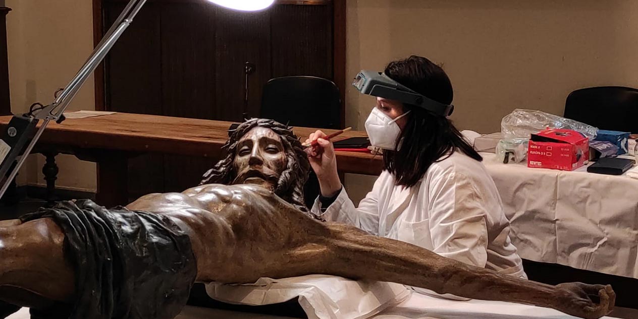 Il restauro del Crocifisso 
