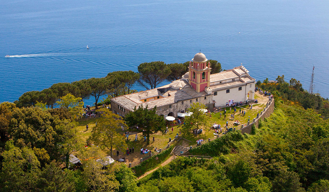 Riomaggiore, Santuario di Nostra Signora di Montenero. Foto Lino Olmo Studio
