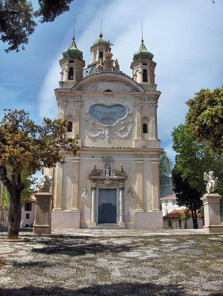 The shrine of Our Lady of the Coast. Ph. Credit Georges Jansoon