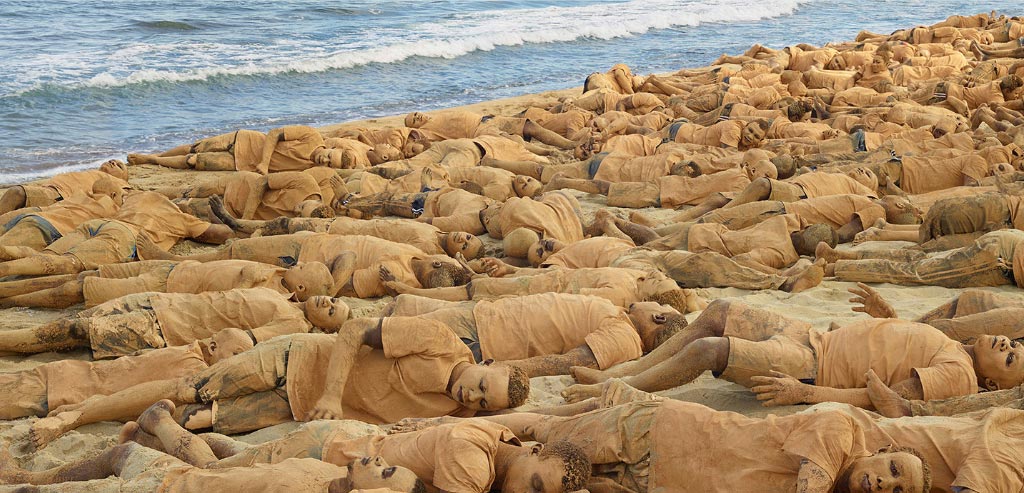 Liu Bolin, The Hope (2015). Courtesy: Galleria Gaburro Boxart
