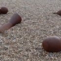 Inghilterra, si discute sulla presenza di quattro sculture di Gormley. “Sembrano sex toys”