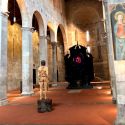 Aron Demetz arriva nella chiesa di San Cristoforo a Lucca con la personale “Art Beat”