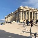 Atene, cemento sull'Acropoli: infuria la polemica per le nuove vie d'accesso