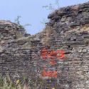 Inghilterra, cacciatori di fantasmi vandalizzano il Castello di Codnor, monumento storico