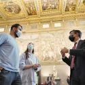 L'idea di Nardella per far ripartire il turismo a Firenze: affiancare vip alle guide turistiche