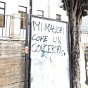 Mi manchi come un concerto: la scritta dello street artist diventa virale