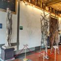 Gli “alberi in versi” di Giuseppe Penone sono in mostra agli Uffizi 